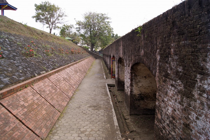 Benteng Peninggalan Belanda Yang Terpendam Di Bawah Tanah